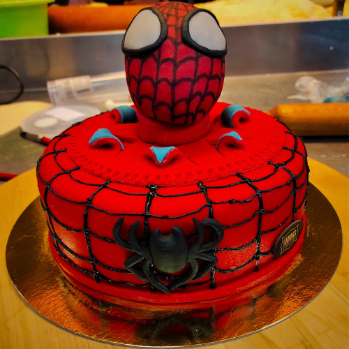 Pókemberes torta (1)